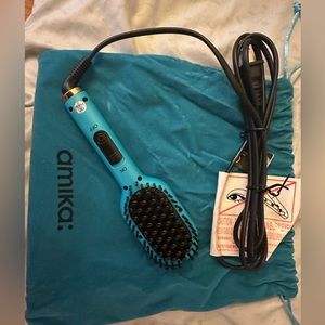 Mini Amika polish perfection hair straightening brush